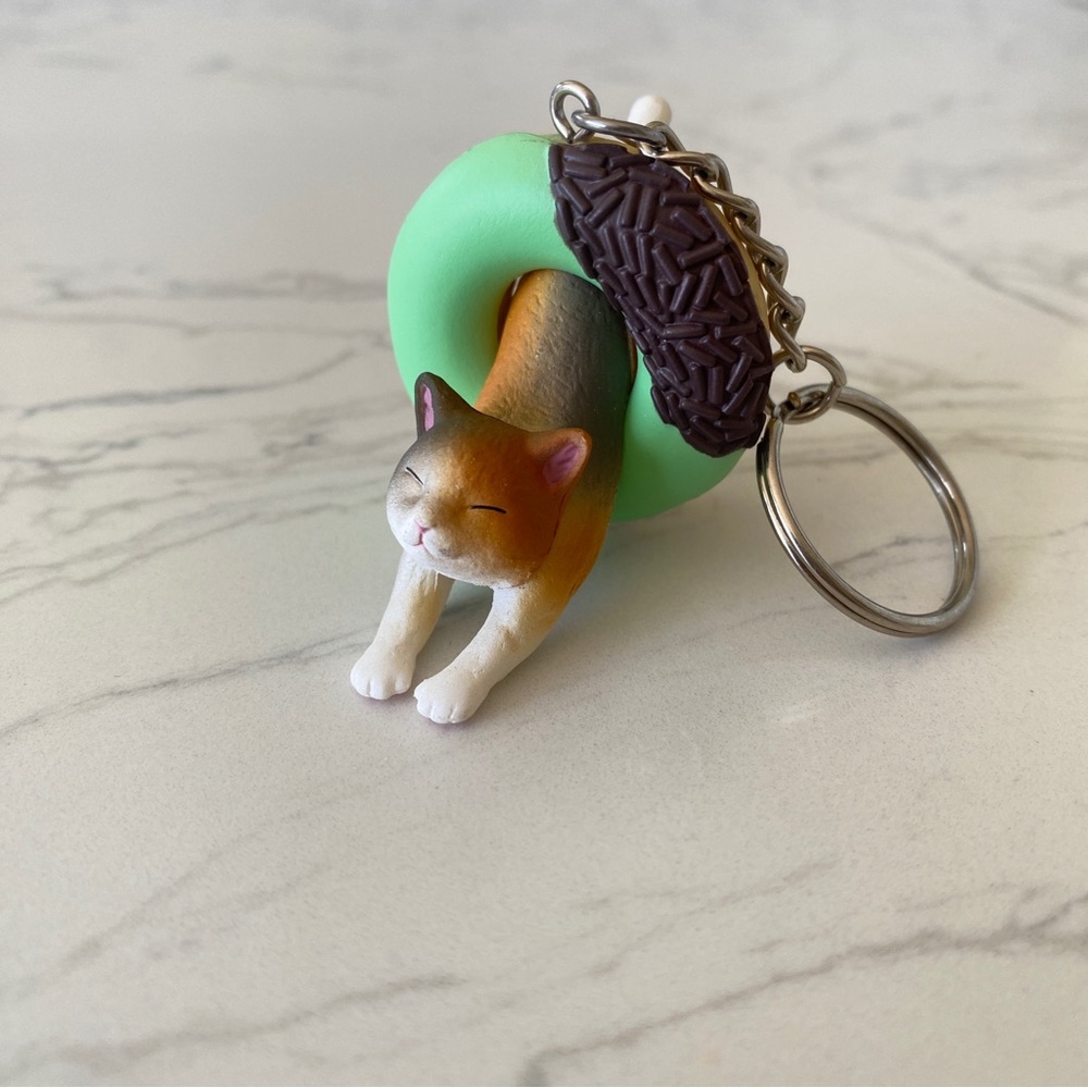 NIB Mystery Figurine keyring - cat